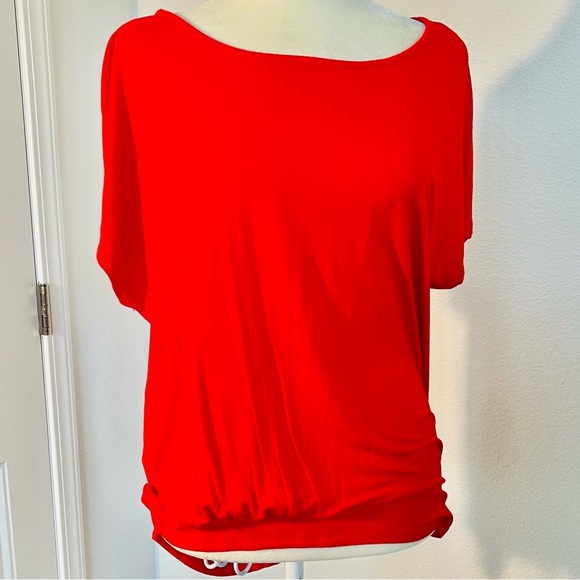 Cable & Gauge Boho Red Pleated Hem Loose Dolman Short Sleeve Jersey Knit Tee - Picture 5 of 8